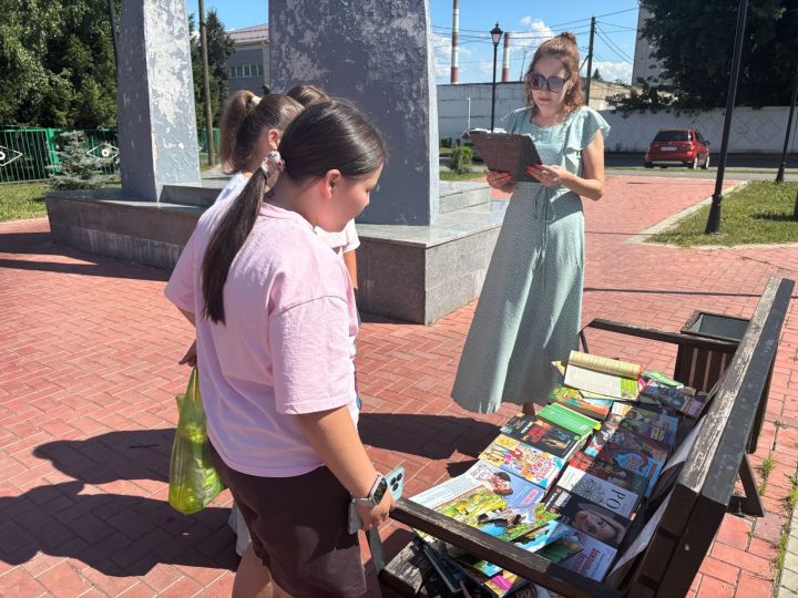 «Укучы эскәмия»: Зәйдә китап бәйрәме үтте