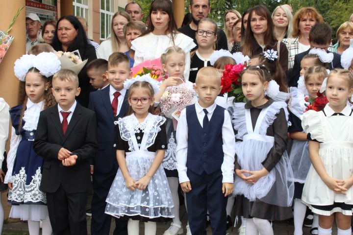 Зәй мәктәпләрендә Белем көне бәйрәме гөрләде