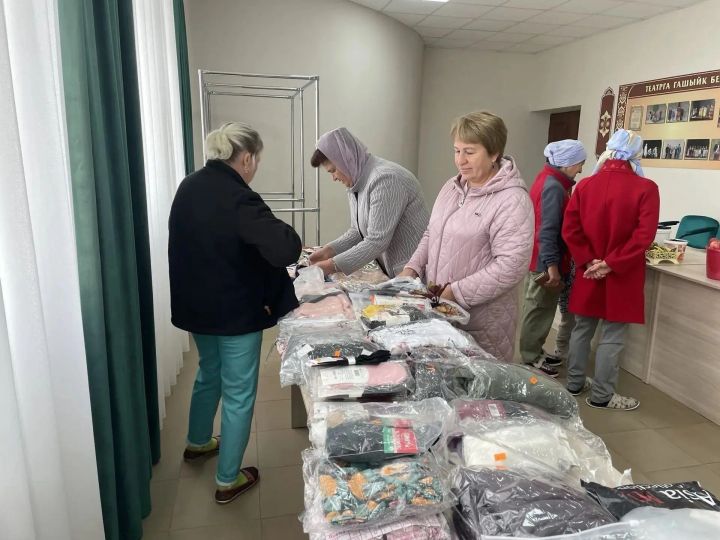 Жители Верхнего Налима собрали 9300 рублей на парафин для окопных свечей