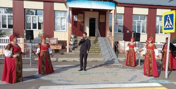 Зәйдә “Ивушка” ансамбле сайлаучыларны матур җырлары белән сөендерде