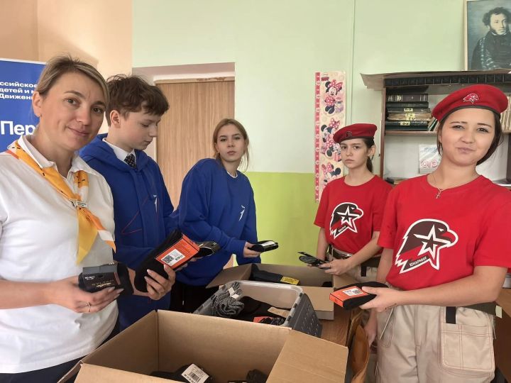 Югары Мәлем мәктәбе хәрбиләргә 50дән артык пар җылы оекбаш әзерләде