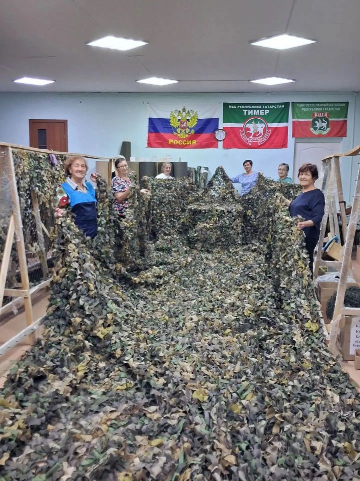 Зәй волонтерлары алгы сызыкка зур маскировка челтәрләре үрәләр