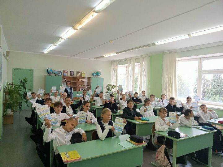 Юлда куркынычсызлык: Зәйдә укучыларга төп кагыйдәләрне искә төшерделәр